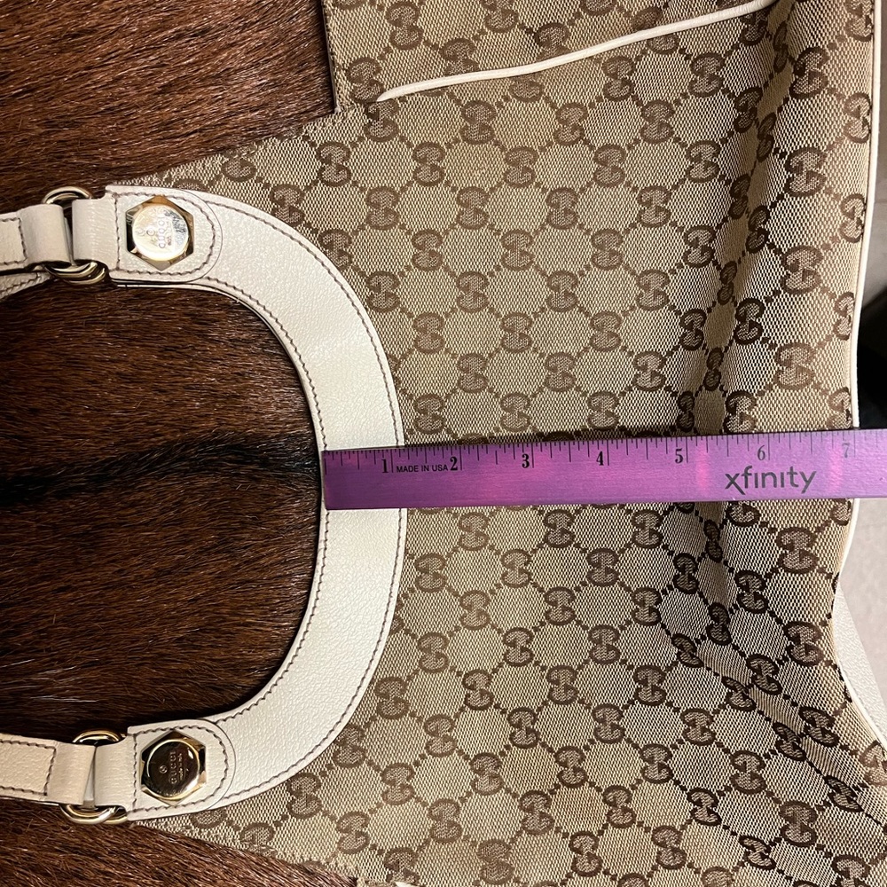Authentic Gucci Purse - Picture 9 of 11